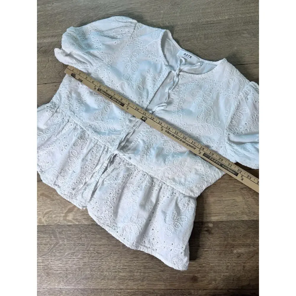 ASTR The Label White Tie Eyelet Blouse Size XL Fits Like Medium Cottagecore Boho